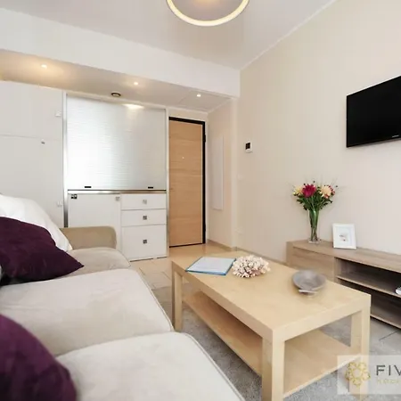 Flower Nest - Five Stars Holiday House Nice