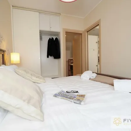 Flower Nest - Five Stars Holiday House * Nice